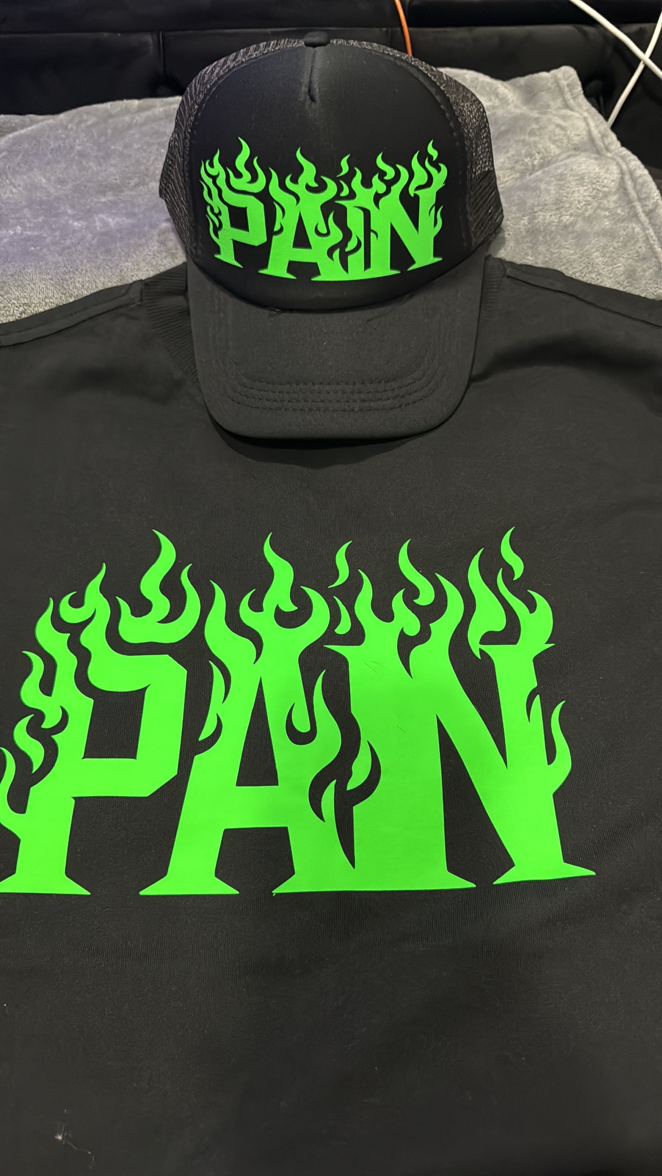 Pain Tshirts W. Matching Cap