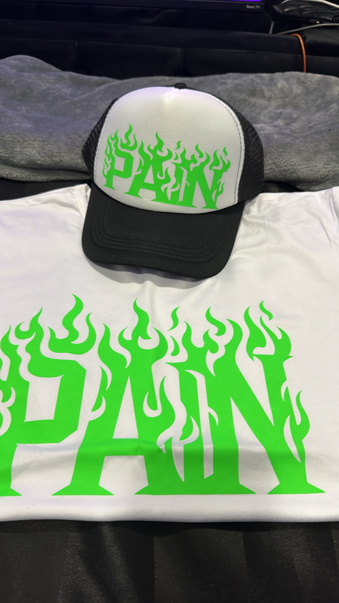 Pain Tshirts W. Matching Cap